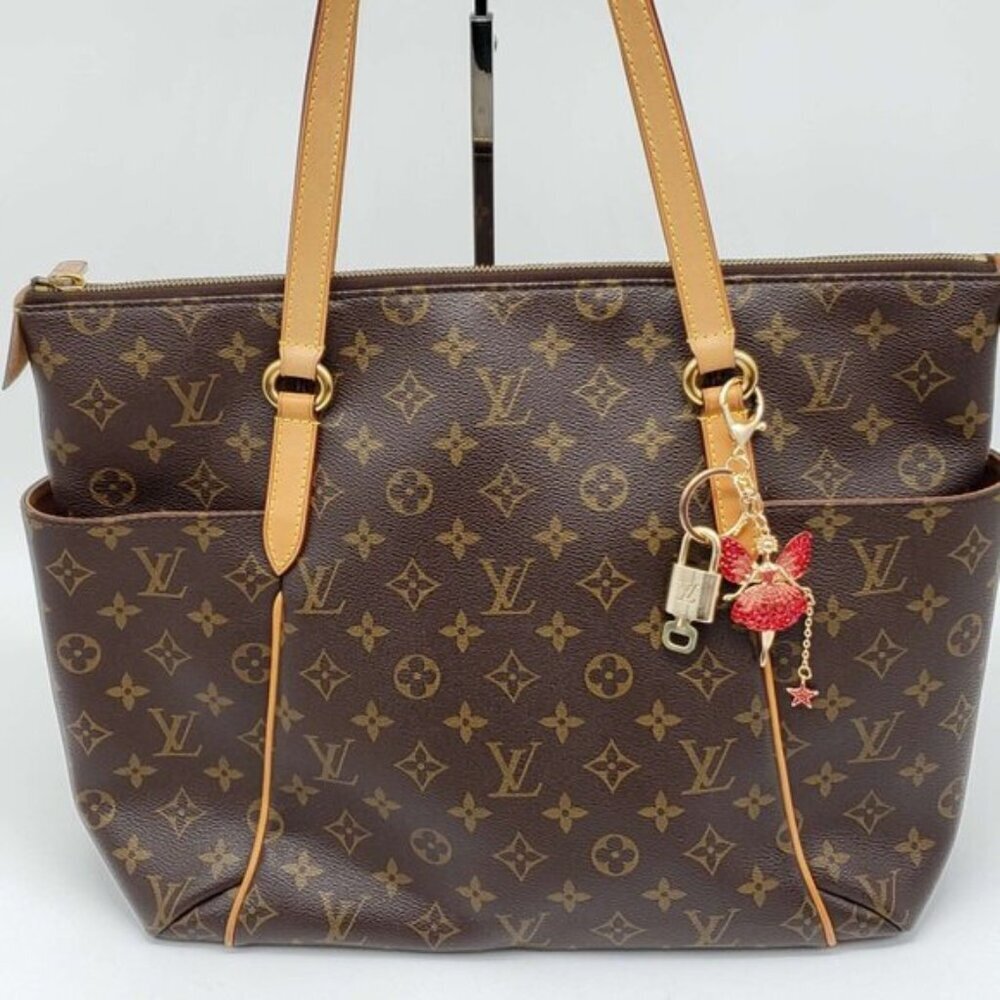 Louis Vuitton Authentic Gold Padlock 🔑 Key + Stylish Unbranded Fairy Bag Charm - Picture 8 of 8